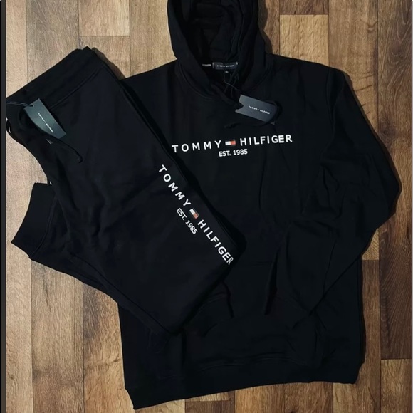 Mens Tommy Hilfiger Sweatsuit size XL - Picture 1 of 3
